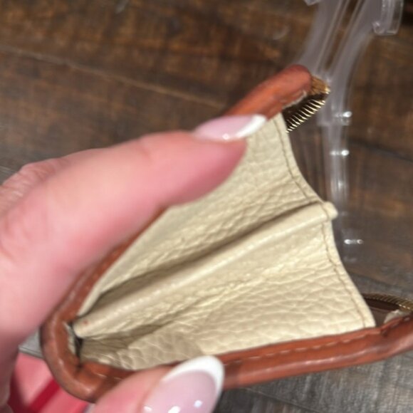 Dooney & Bourke Ivory & Tan Italian Pebble Grain Leather Zip Clutch/Wallet (EUC) - Picture 13 of 14